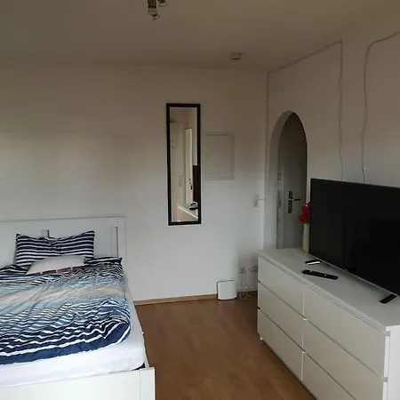 Apartment Furnished Near Daimler, Business & Family *