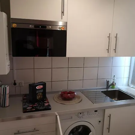 Furnished Near Daimler, Business & Family